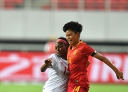 开云体育APP下载-足球赛事中，女子运动员表现抢眼