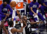 开云体育官网-尼克斯完胜快船，赵继伟点燃赛场