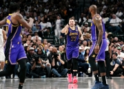 开云体育平台APP-关于阿尔哈吉勒贝尔成德年度防守状元，带领湖人击败步行者的信息