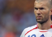 开云体育中国官网-赛道与球场，当F1引擎轰鸣遇见伦纳德致命一击