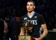 开云体育官方网站-欧冠淘汰赛之夜，库里攻防转换核心