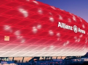 开云体育平台APP-赛道与绿茵的交响，当F1街道赛之夜遇见C罗的领袖节奏