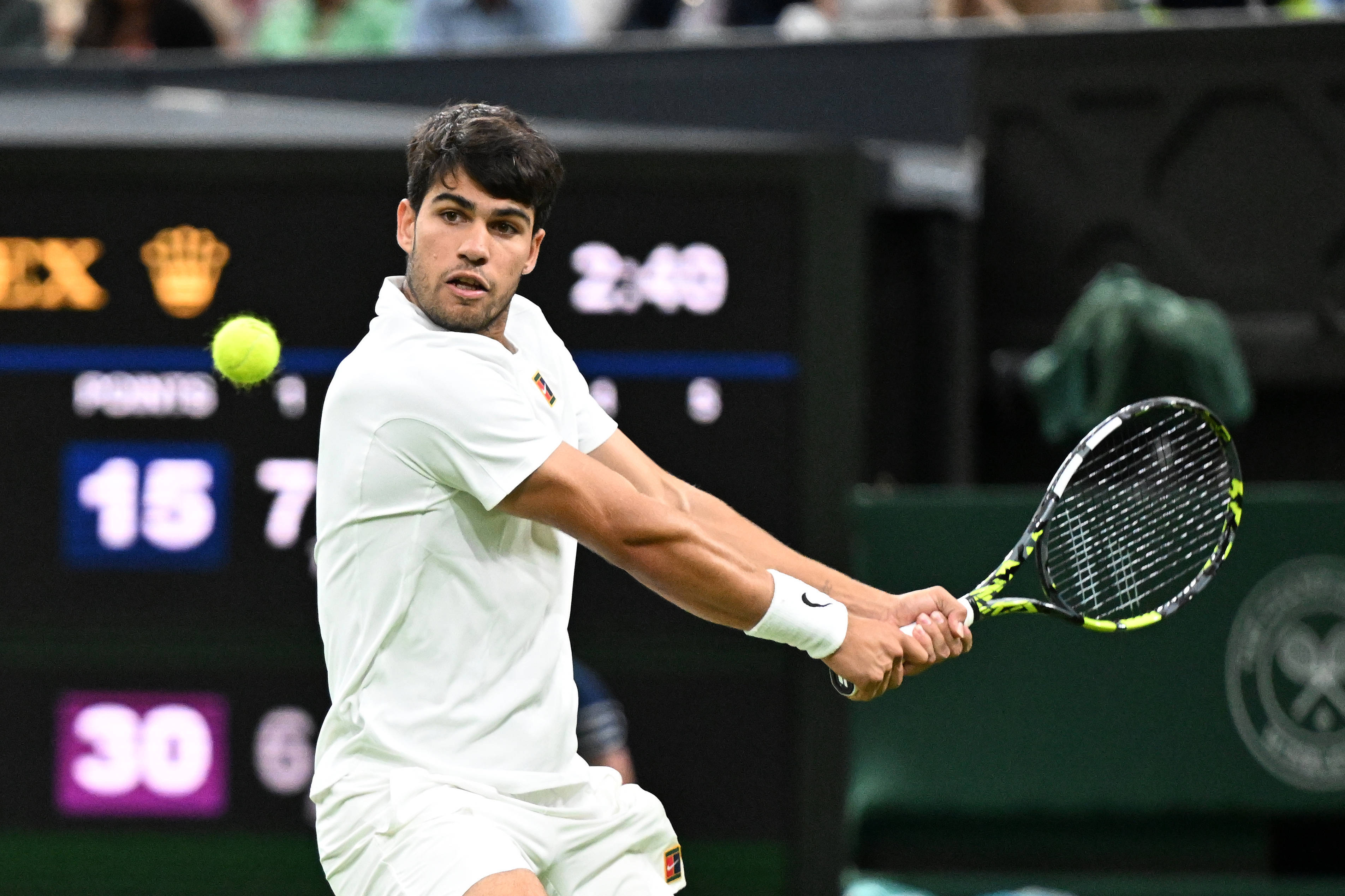 英国网球队险胜美国网球队，阿尔卡拉斯爆发神勇的简单介绍