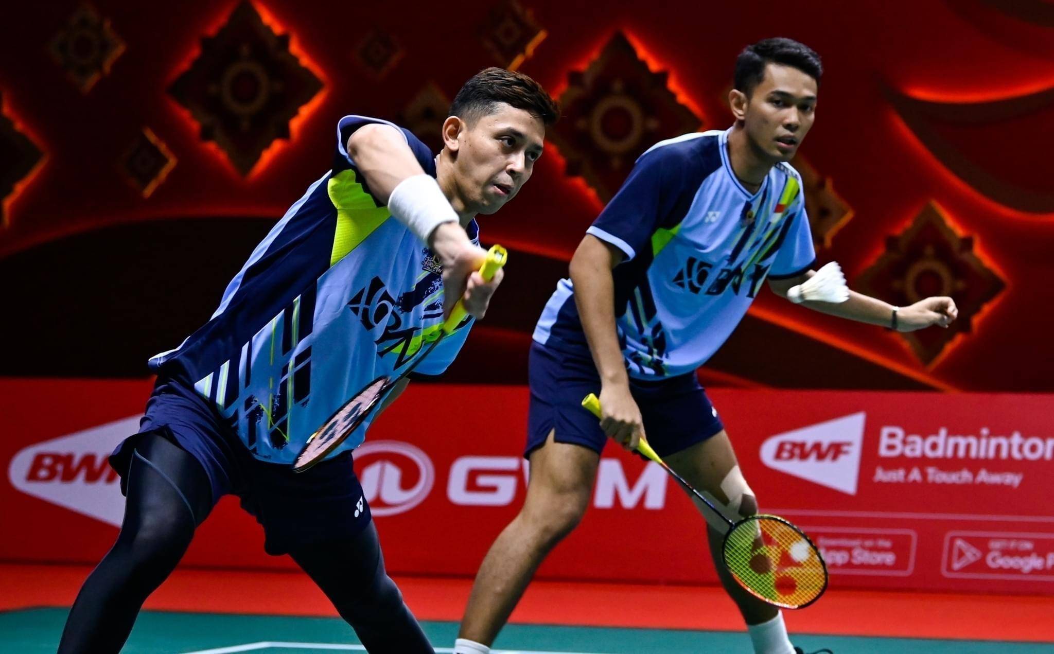 包含印度队完胜泰国队，黄鸭组合统治全场的词条