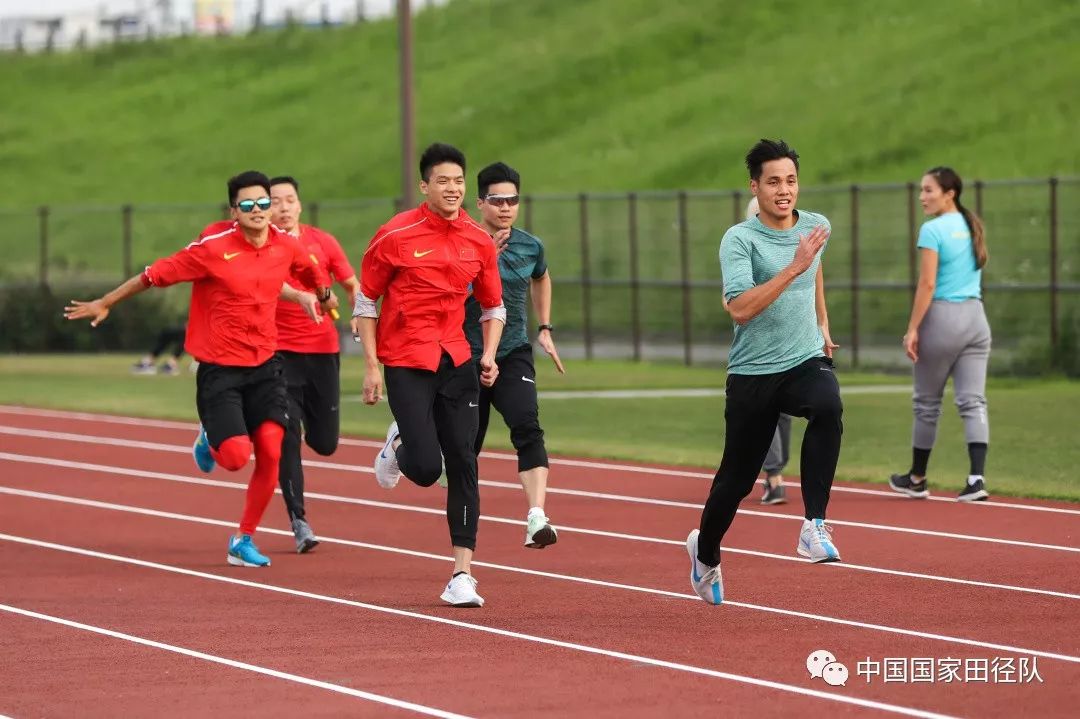 田径接力赛夺冠即将揭晓，选手们备战充分