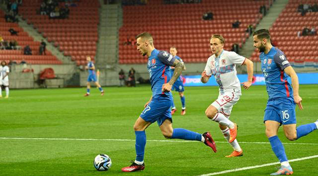 关于斯洛伐克锐意决胜欧国联挑战赛四分之一决赛的信息