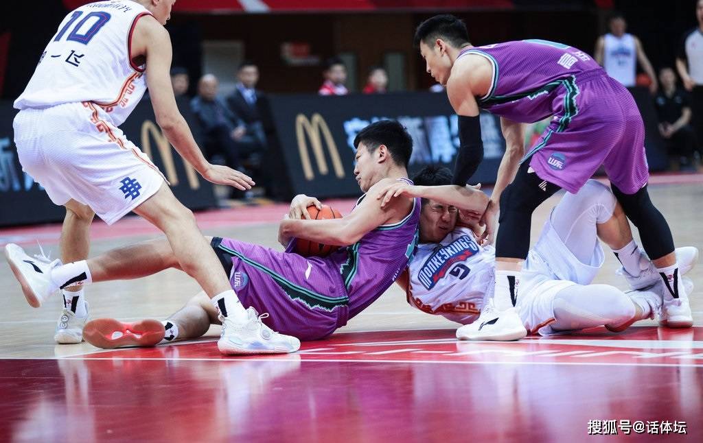 西亚劲旅遭遇意外失利，球迷唏嘘不已的简单介绍