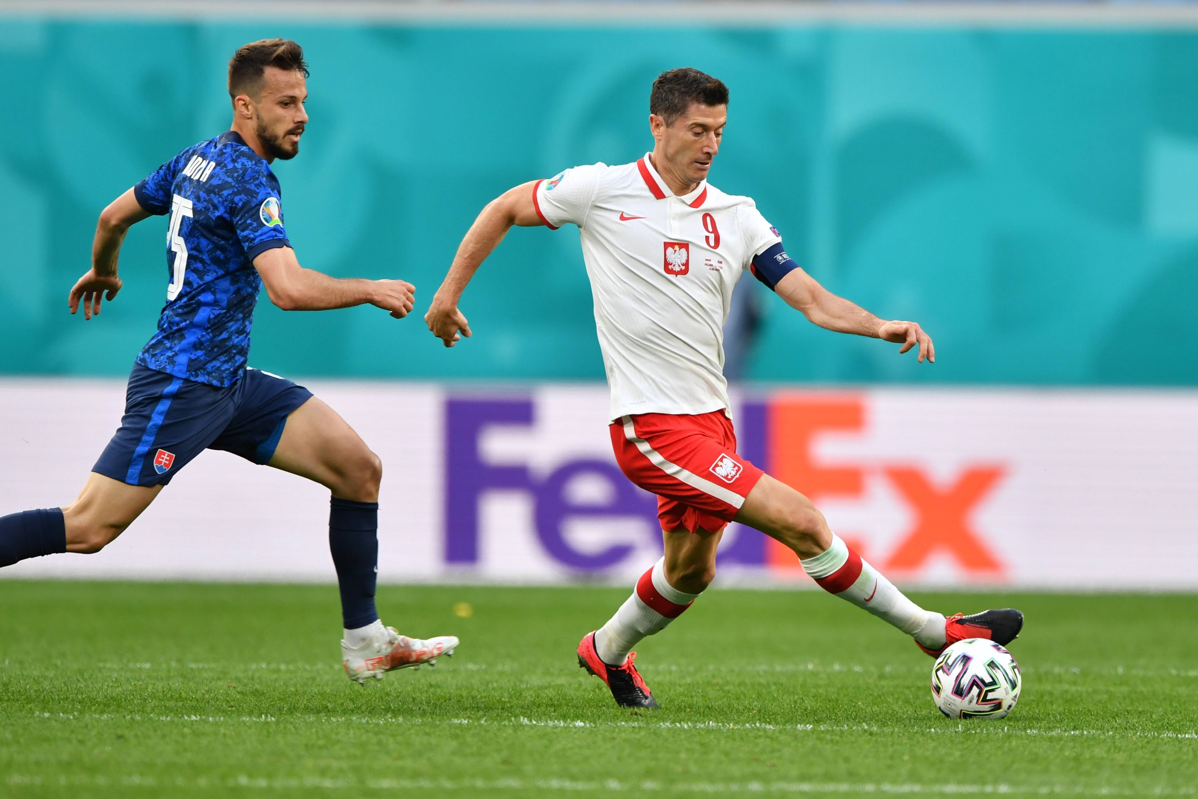 关于荷兰队对阵波兰队,胜负难分引人猜想的信息 关于荷兰队对阵波兰队,胜负难分引人猜想的信息