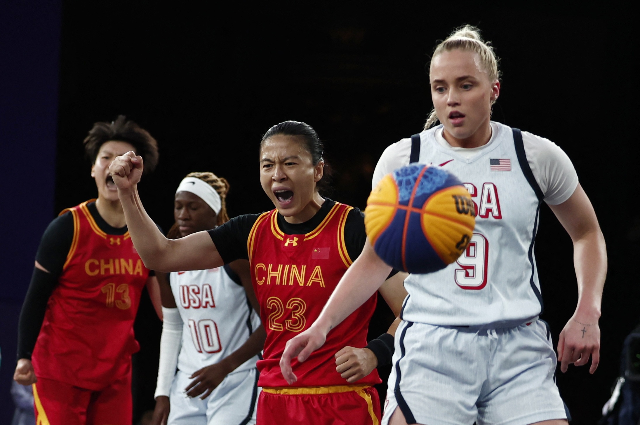 美国女篮实力超群,多次取得国际冠军 美国女篮实力超群,多次取得国际冠军