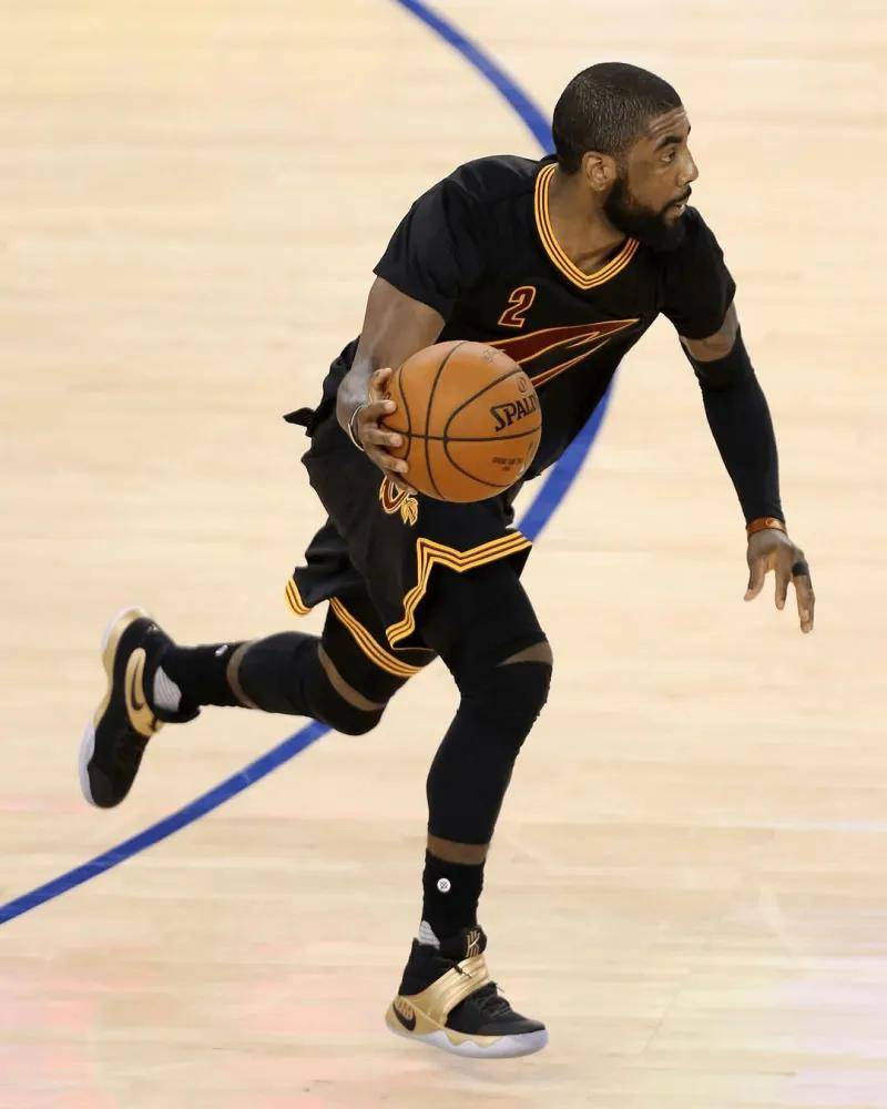 西班牙男篮绝杀勇士，欧文绝境逆转的简单介绍