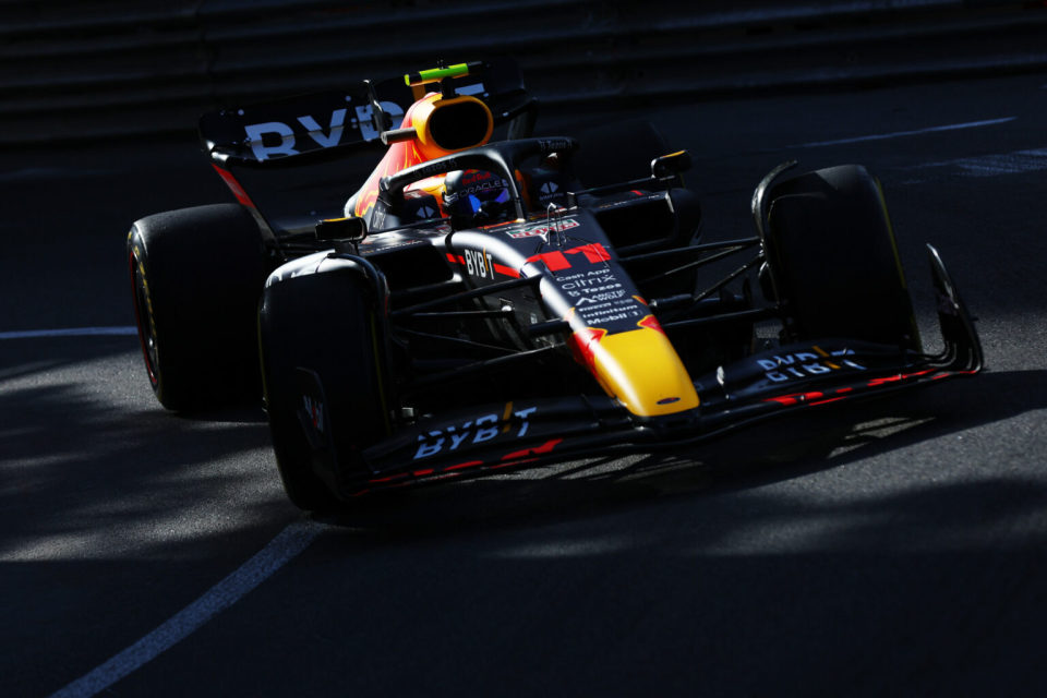 红牛车队鏖战阿斯顿马丁，佩雷兹刷新纪录的简单介绍