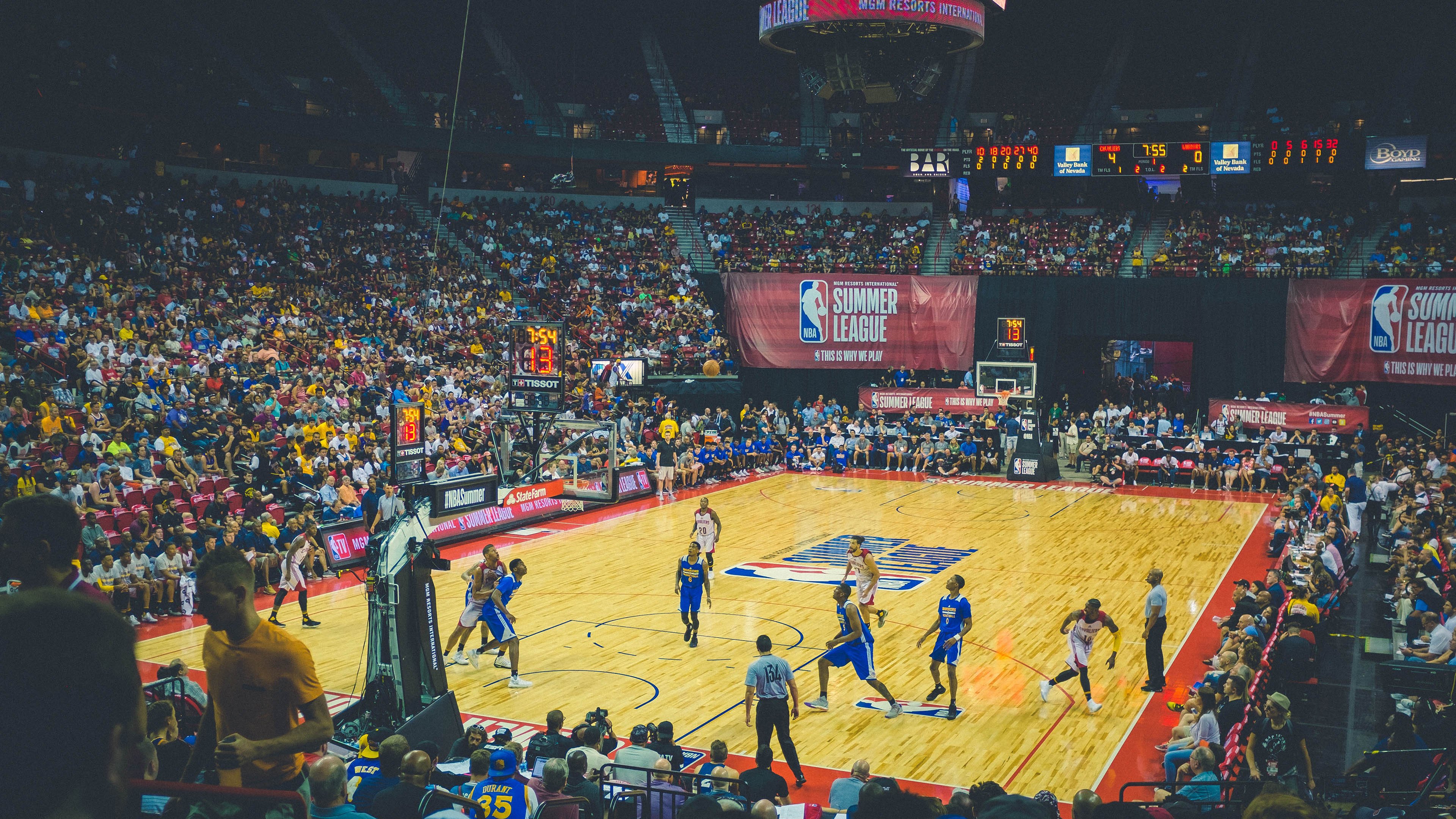 年度焦点之战之夜，皮克压制级发挥，铸就传奇防线