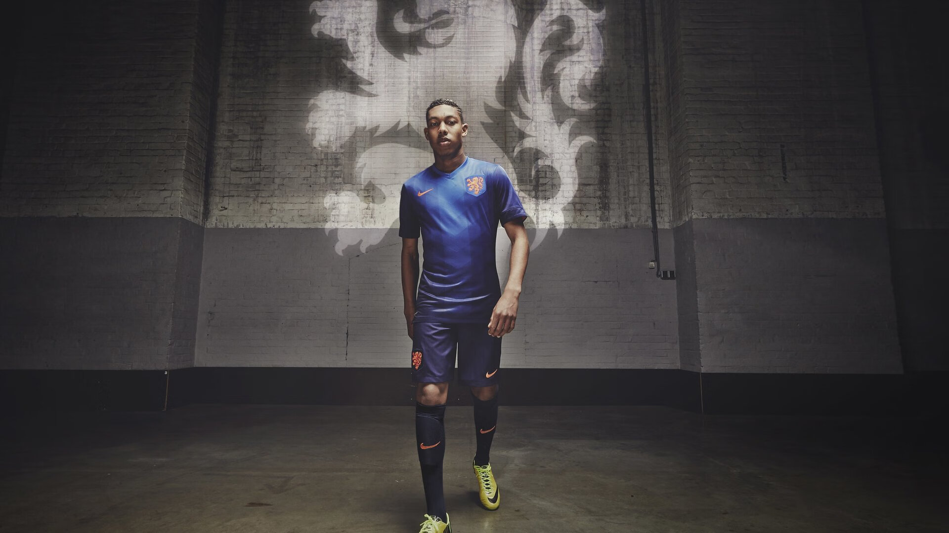 F1新赛季揭幕战之夜,当极速引擎遇见巨人舞台,文班亚马的大场面定律