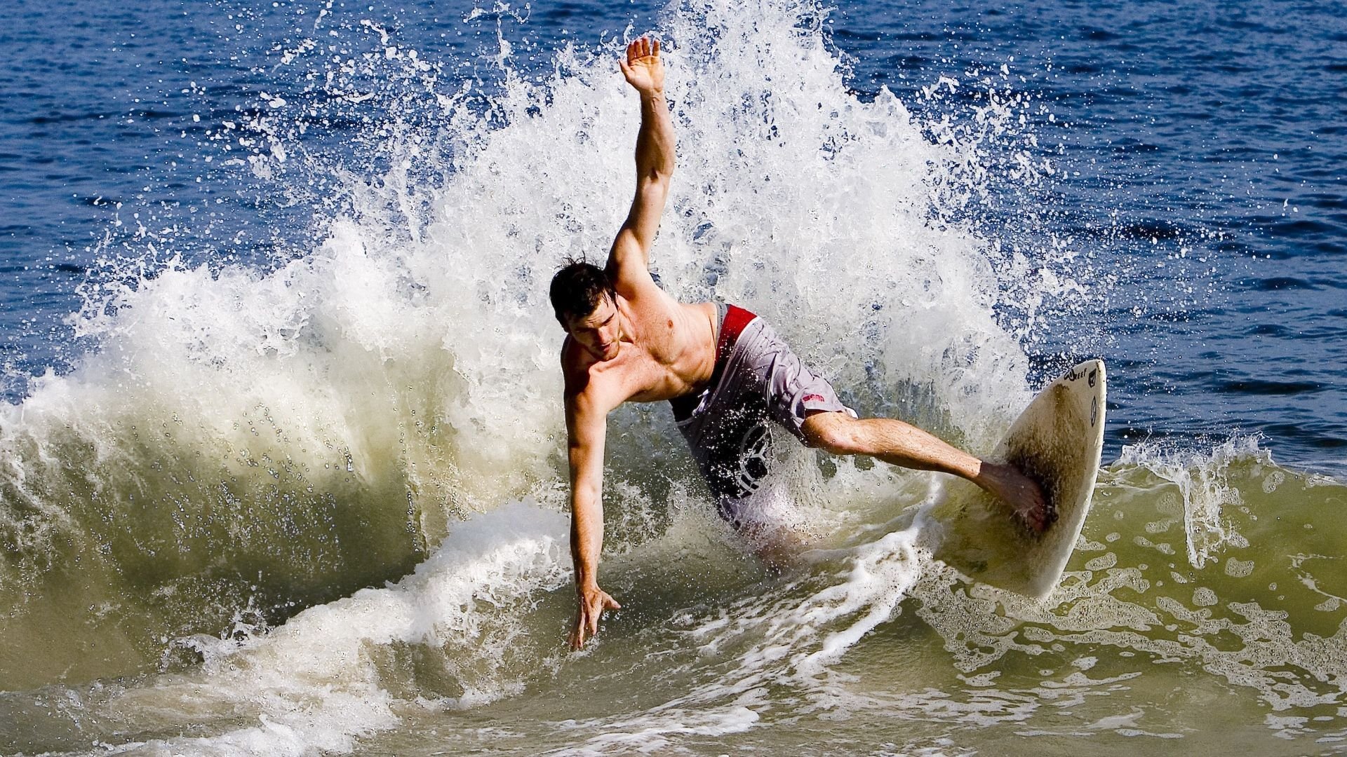 爱德华兹的掌控艺术，一记节奏绝杀，雄鹿险胜独行侠
